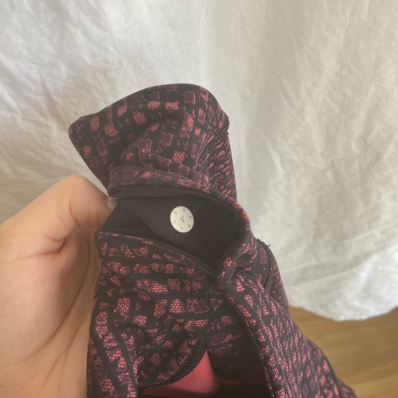 Lululemon Wunder Under Crop III Shatter Weave Dust Coral Plum Size 4 - Picture 7 of 13